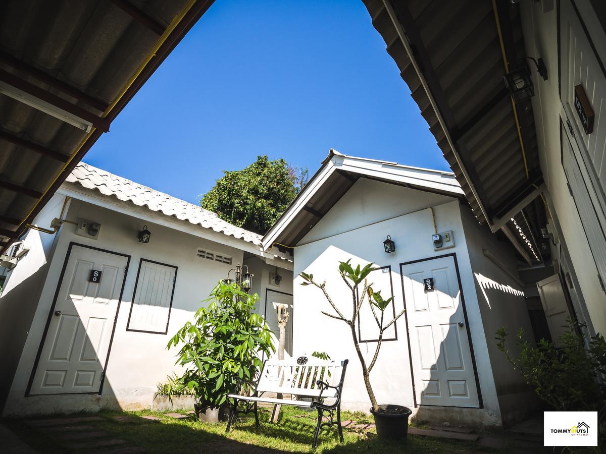 Hotel Tommy Huts Čiang Mai Exteriér fotografie