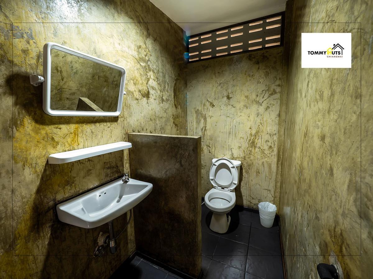 Hotel Tommy Huts Čiang Mai Exteriér fotografie