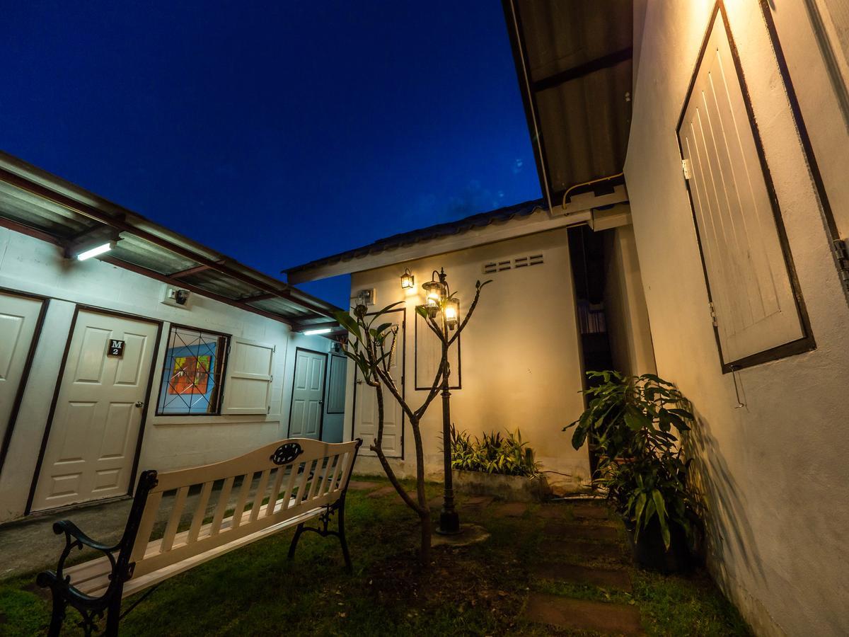 Hotel Tommy Huts Čiang Mai Exteriér fotografie